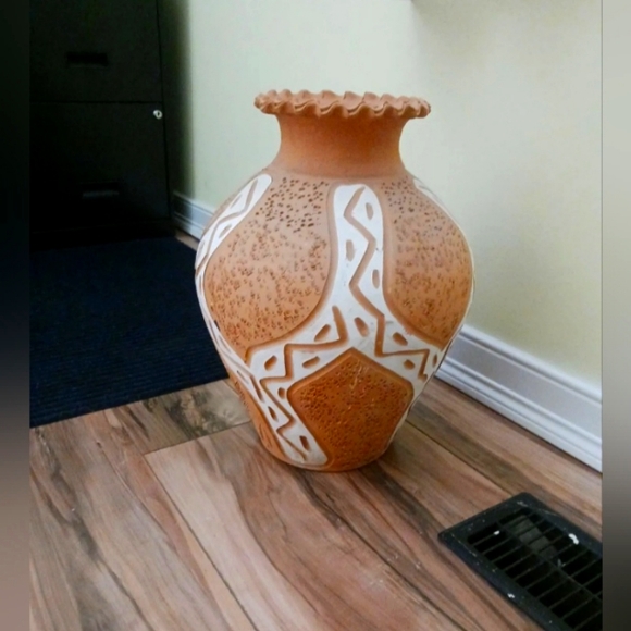 Pottery Vase - Picture 6 of 8